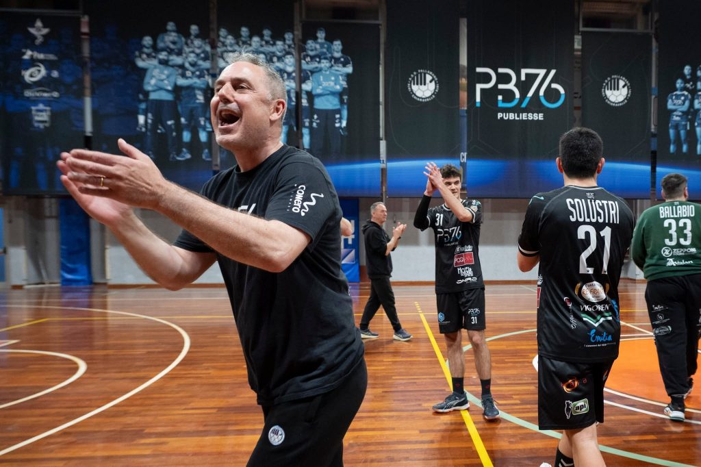 Coach Andrea Guidotti